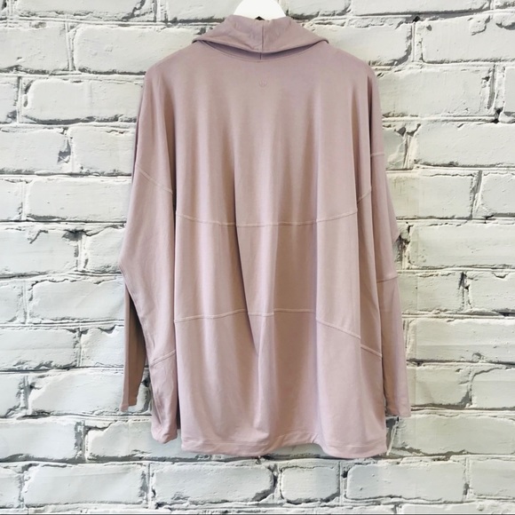 SOLD Lululemon Back In Action Wrap Smoky Blush - Picture 3 of 15